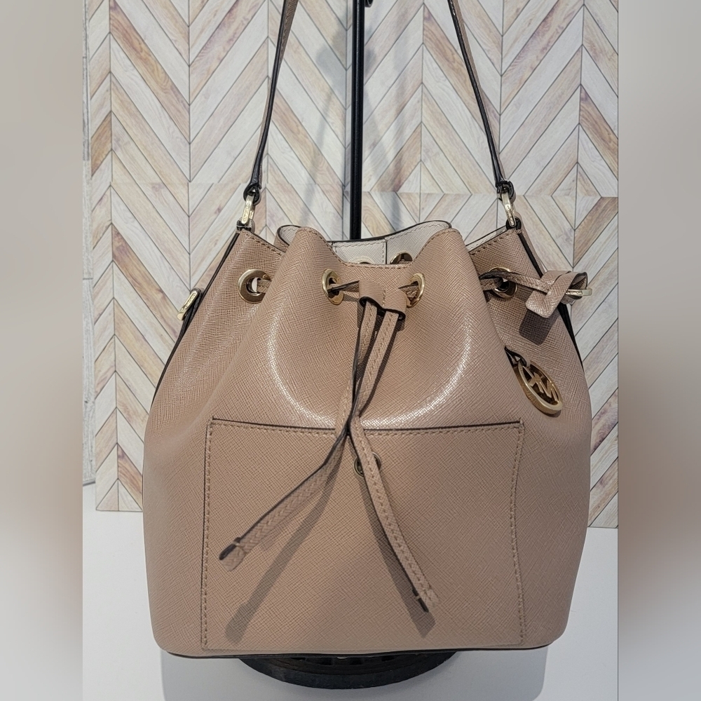 MICHAEL KORS~Greenwich Med Bucket ~ Hobo Crossbody